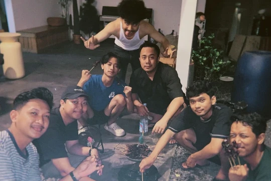 Kegiatan tahun baru tim Vibesroom Studio
